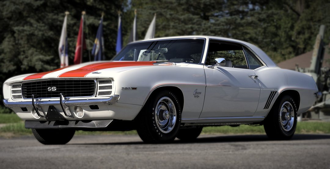 1969 Camaro Z10 RS/SS in white with Hugger Orange stripes